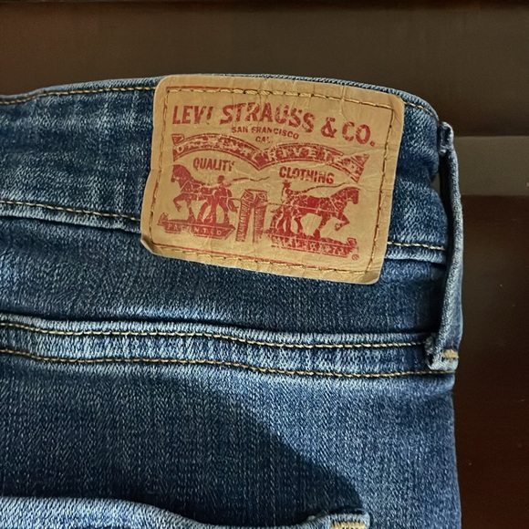 Women’s size 32 midrise skinny Levi’s blue jeans - Picture 7 of 10